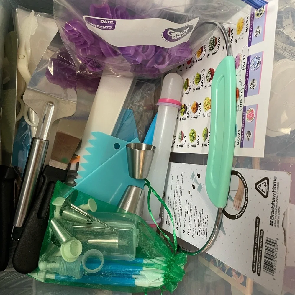 Cake Decorating Items - Picture 3 of 11